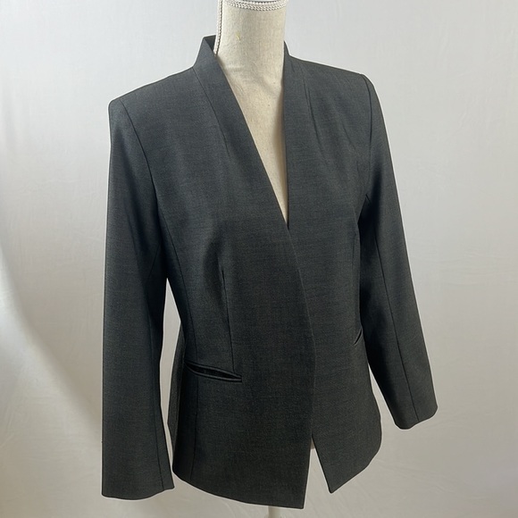 Two (2) Ann Taylor CutAway Blazers in Bi-Stretch - Picture 12 of 16
